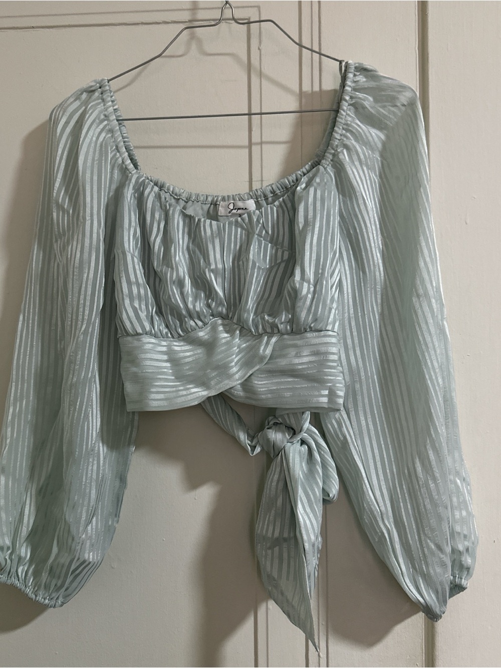 Light Green Long Sleeve Tie-Front Crop Top - Unbranded